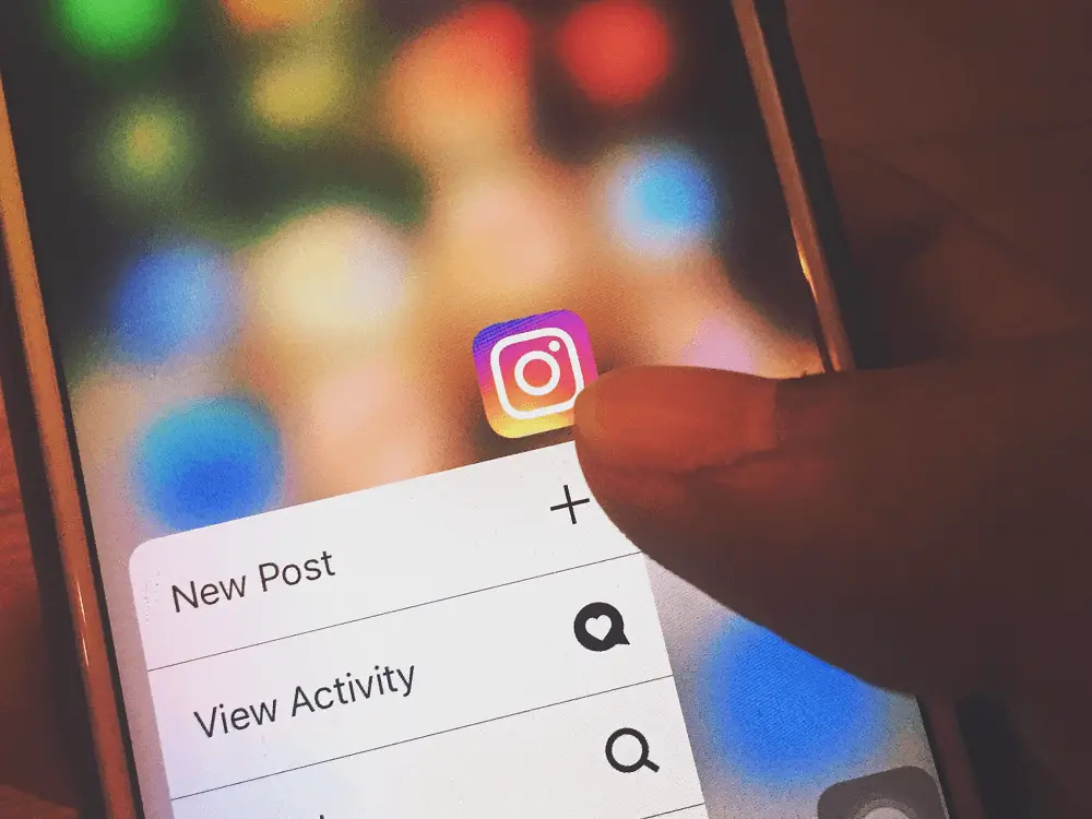 Instagram Captions Guide: Best Tools and Creative Examples [2023]